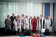 Его Святейшество Далай-лама с членами польской парламентской группы поддержки Тибета, Вроцлав, Польша, 22 сентября 2010 г.