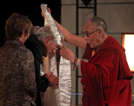 Ричард Гир принял участие в диалоге с Далай-ламой об ответственности художника