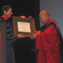 Университет Майами присвоил Далай-ламе почетную докторскую степень и награду за лидерство