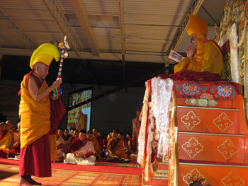 Далай-лама дал учения по о тексту геше Лангри Танпы «Восемь строф о тренировке ума»