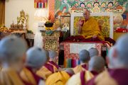 Его Святейшество Далай-лама дарует монашеские обеты, Дхарамсала, Индия, 1 октября 2010 г.