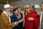 Далай-лама на встрече с представителями разных религий в Торонто, 23 октября 2010 г.