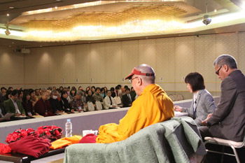 Далай-лама дал учения по основным понятиям буддизма