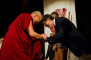 Далай-лама и Ричард Дэвидсон на XXII конференции под эгидой института "Ум и жизнь". Нью-Дели, 21 ноября. Фото: Тензин Чойджор, ОЕСДЛ