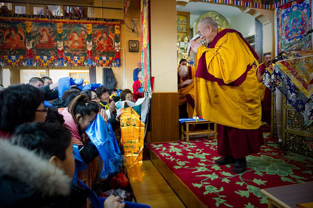 Далай-лама знает, как сделать Россию счастливой
