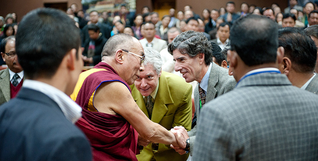 Его Святейшество Далай-лама открыл международную конференцию «Наука, духовность и образование» в Гангтоке