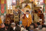Его Святейшество Далай-лама даровал паломникам из Калмыкии, Бурятии, Тувы и других регионов России посвящение Гухьясамаджи. Дхарамсала, Индия. 1 декабря 2010 г.
