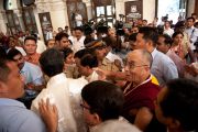 Отъезд Его Святейшества Далай-ламы из университета Мумбаи, Индия. 18 февраля 2011. Фото: Тензин Чойджор (офис ЕСДЛ)