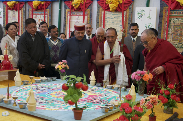 Его Святейшество Далай-лама побывал на праздновании 50-летия Мен-ци-кханга