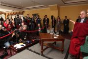 Его Святейшество Далай-лама и Ричард Мур на пресс-конференции в Дублине, Ирландия. 13 апреля 2011. Фото: Тензин Такла (Офис ЕСДЛ)