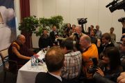 Его Святейшество Далай-лама на пресс-конференции. Дания, Копенгаген. 18 апреля 2011