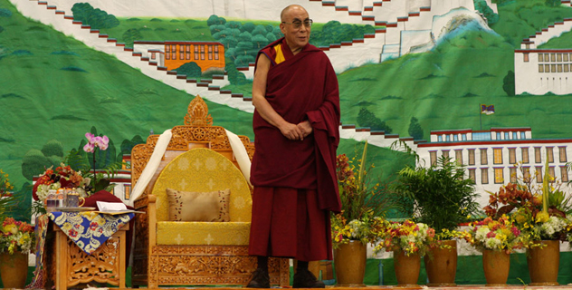 Его Святейшество Далай-лама обратился к членам тибетской общины и побеседовал с китайскими студентами и учеными