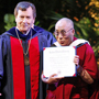 Его Святейшество Далай-лама получил степень почетного доктора Южного методистского университета