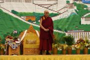 Его Святейшество Далай-лама обращается членам тибетской общины Миннесоты. Сент-Пол, штат Миннесота. 7 мая 2011.