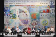 Участники дискуссии на Мирном образовательном саммите в Ньюарке, штат Нью-Джерси. 14 мая 2011. Фото: Sonam Zoksang