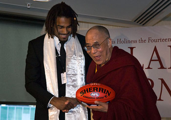 Его Святейшество Далай-лама прибыл в Мельбурн 