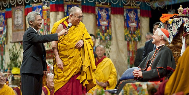 Далай-лама приступил к непосредственной передаче посвящения Калачакры