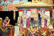 Его Святейшество Далай-лама во время исполнения ритуального танца Калачакры. Вашингтон, США. 12 июля 2011. Фото: Тензин Чойджор (Офис ЕСДЛ)