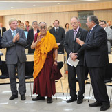 В Висбадене Его Святейшество Далай-лама выступил в парламенте земли Гессен