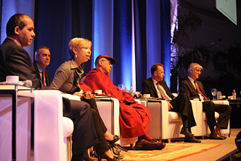 В Сан-Паулу Его Святейшество Далай-лама принял участие в обсуждении вопросов нейрологии 