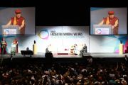 Его Святейшество Далай-лама выступает на третьей международной конференции "Человеческие ценности и правовое государство". Монтеррей, Мексика. 9 сентября 2011. Фото: Rolando Zenteno