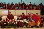 Встреча Его Святейшества Далай-ламы со студентами. Улан-Батор, Монголия. 8 ноября 2011. Фото: Игорь Янчоглов