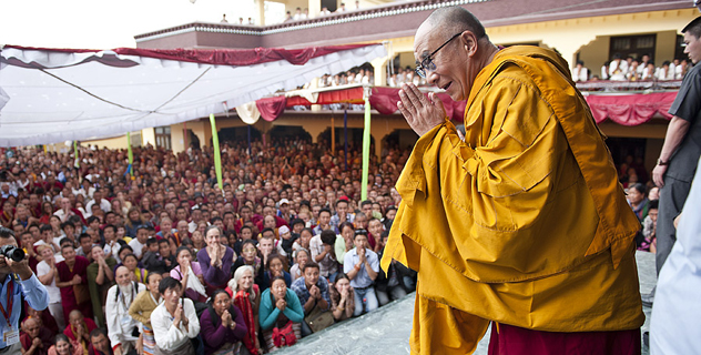 Тысячи человек собрались на учения Далай-ламы в монастыре Чиме Гастал Линг