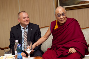 Его Святейшество Далай-лама прибыл в культурную столицу Европы-2012 Марибор, Словения