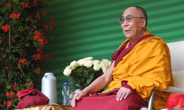 В Бельгии Далай-лама встретился с тибетцами и освятил новый буддийский храм