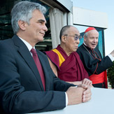 В субботу Далай-лама встретился с канцлером Австрии и выступил на митинге в поддержку Тибета