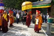 Официальная церемония встречи Его Святейшества Далай-ламы в центре Йонтен Линг. Юи, Бельгия. 23 мая 2012 г. Фото: Тензин Такла (Офис ЕСДЛ)