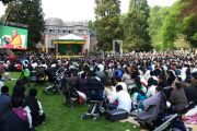 Во время выступления Его Святейшества Далай-ламы в институте Йонтен Линг. Юи, Бельгия. 24 мая 2012 г. Фото: Тенизн Такла (Офис ЕСДЛ)