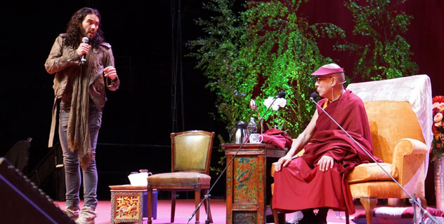 Далай-лама выступил в Манчестере перед участниками молодежного форума