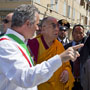 Его Святейшество Далай-лама утешил пострадавших в Мирандоле и поддержал начинания в Матере