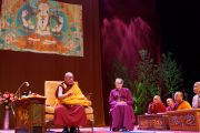 Его Святейшество Далай-лама дарует учения в Манчестере, Великобритания.  17 июня 2012 г. Фото: Джереми Рассел (Офис ЕСДЛ)