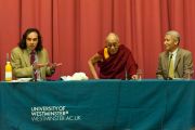 Его Святейшество Далай-лама во время лекции "Демократические ценности и Тибет" в Вестминстерском университете в Лондоне, Великобритания. 19 июня 2012 г. Фото: Ян Камминг