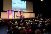 Его Святейшество Далай-лама во время своего выступления на тему «Противостояние нетерпимости: этическая и глобальная проблема» в Лондонской школе экономики 20 июня 2012 г. Фото: Ян Камминг