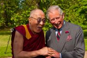 Его Святейшество Далай-лама с британским принцем Чарльзом в Кларенс-Хаузе в Лондоне, Англия, 20 июня 2012 г. Фото: Ян Камминг