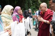 Тибетцы-мусульмане, живущие в Шринагаре, встречают Его Святейшество Далай-ламу, прибывшего с визитом в штат Джамму и Кашмир, Индия. 12 июля 2012 г. Фото: Тензин Чойджор (Офис ЕСДЛ)