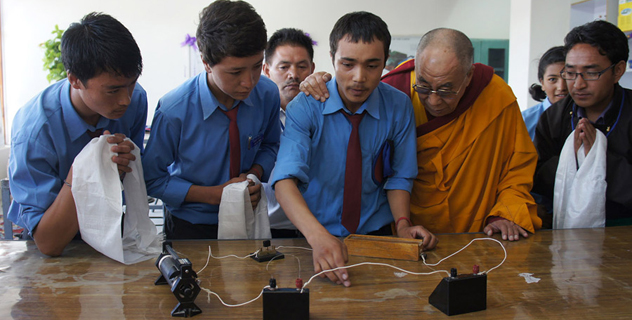 Его Святейшество Далай-лама посетил школу Ламдон и мусульманскую общину в Лехе, Ладак