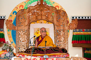 Второй день учений Его Святейшества Далай-ламы в Лехе