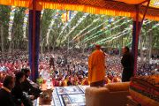 Его Святейшество Далай-лама обращается с речью к жителям Кхалси, Ладак. Штат Джамму и Кашмир, Индия. 11 августа 2012 г. Фото:  Тензин Такла (Офис ЕСДЛ)