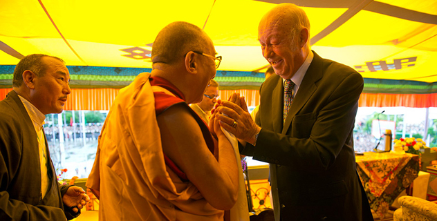 Его Святейшество Далай-лама принял участие в праздновании юбилея фонда «Тибетские дома» в Массури