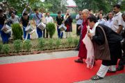 Его Святейшество Далай-лама прибыл в филиал "Тибетской детской деревни" в Селаки неподалеку от Дехрадуна, Индия. 15 сентября 2012 г. Фото: Тензин Чойджор (Офис ЕСДЛ)