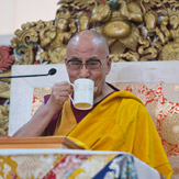 Второй день учений Его Святейшества Далай-ламы по трактату Атиши «Светоч на пути к пробуждению»