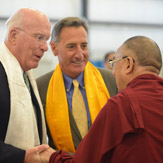 Его Святейшество Далай-лама прочел в Миддлберийском колледже лекцию о воспитании сердца