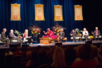 Его Святейшество Далай-лама принял участие в дискуссии по паллиативному уходу и рассказал об этике для всего мира
