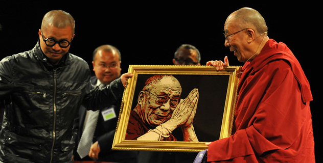 Его Святейшеству Далай-ламе присвоена степень почетного доктора наук в Коннектикуте и Нью-Йорке
