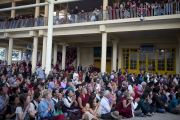 На учения Его Святейшества Далай-ламы собрались несколько тысяч последователей из 60 стран. Дхарамсала, Индия. 1 октября 2012 г. Фото: Тензин Чойджор (Офис ЕСЛД)