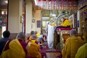Во время учений Его Святейшества Далай-ламы для буддистов из Тайваня. Дхарамсала, Индия. 2 октября 2012 г. Фото: Тензин Чойджор (Офис ЕСЛД)